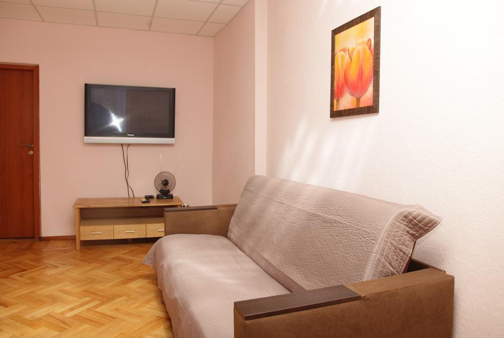 Apartments On Moskovskaja Dnjepropetovsk Buitenkant foto